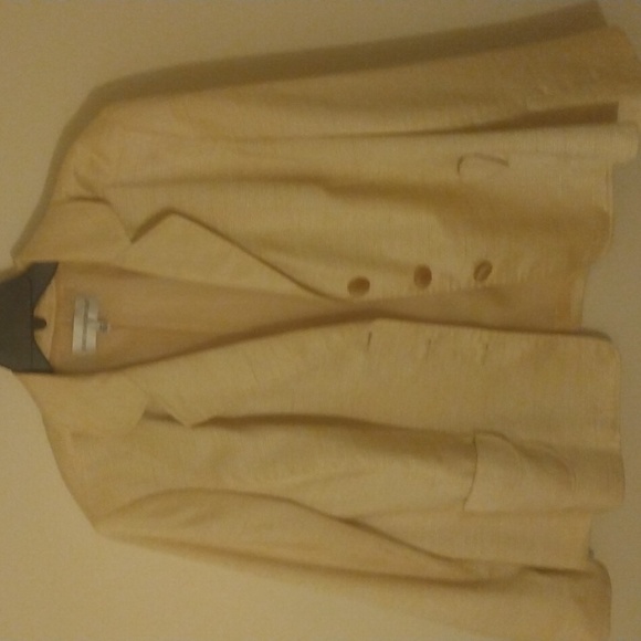 Light yellow jacket and matching skirt --Jones New York size 22W - Picture 3 of 9